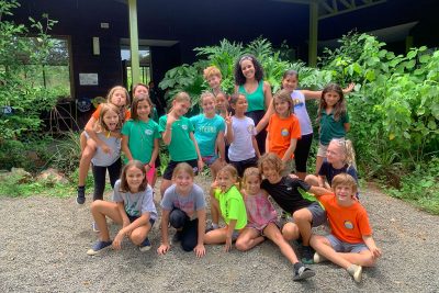 Kiana Foster-Mauro with schoolchildren in Costa Rica during her Global Education experience.
