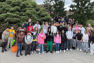 Group of students in front of Jonathan Statue.
